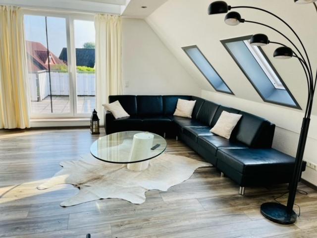 Apartment 160Qm 5 Schlafzimmer 1 Wohnzimmer Terrasse Und Balkon Wilhelmshaven Exterior foto
